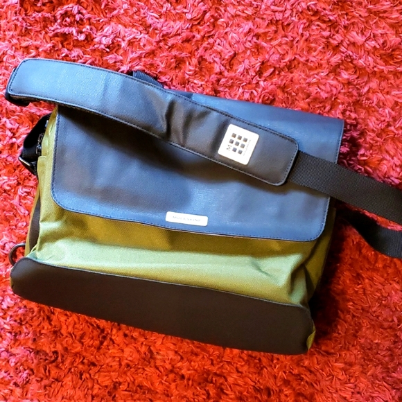 Moleskine Bags Moleskine Nomad Messenger Bag Black Conifer Green